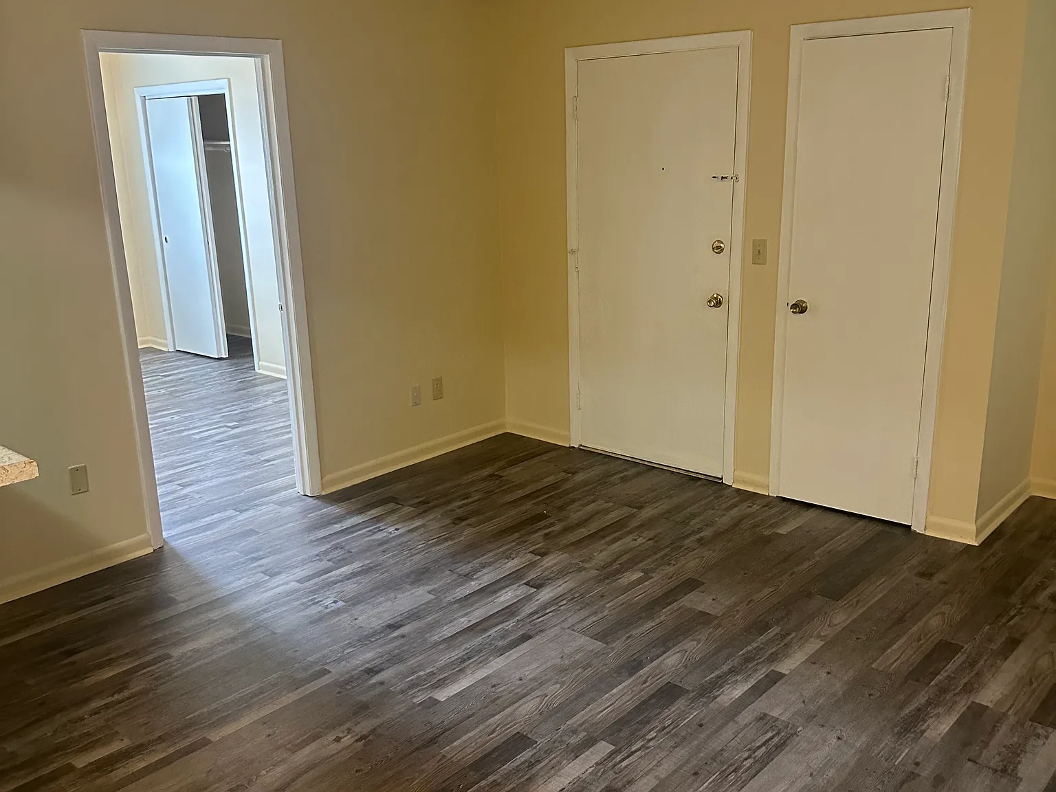 Oak Village Apartments — Photo 3