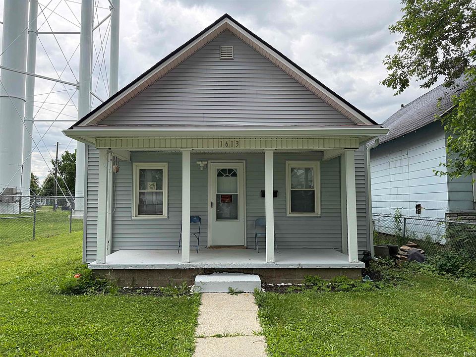 1st image of 1613 W 1st St