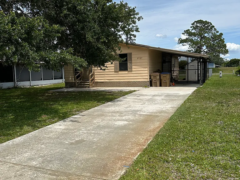 2727 Downing Dr — Photo 1