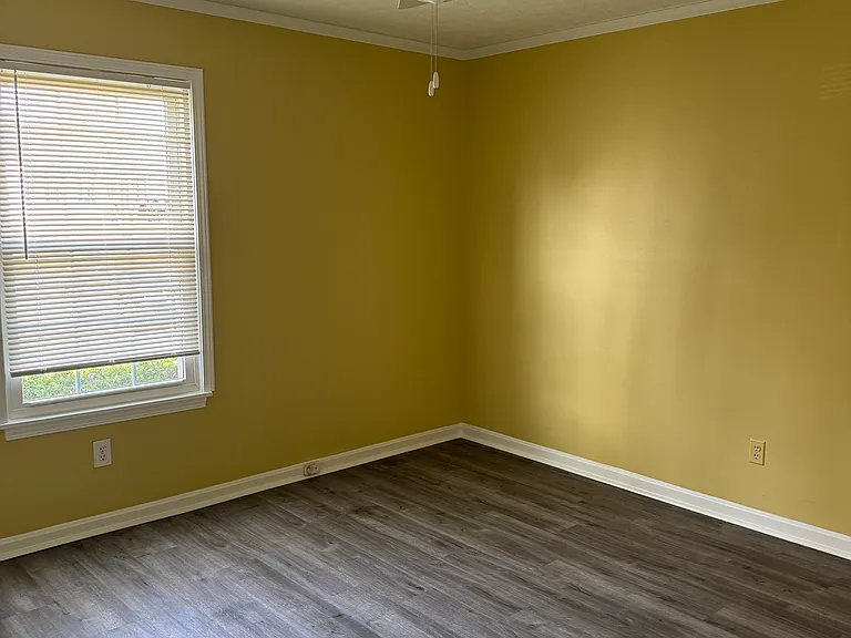 10511 Hillpark Dr — Photo 10