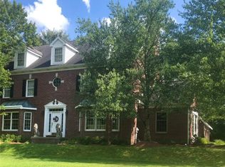 500 Morningstar Dr, Ellwood City, PA 16117