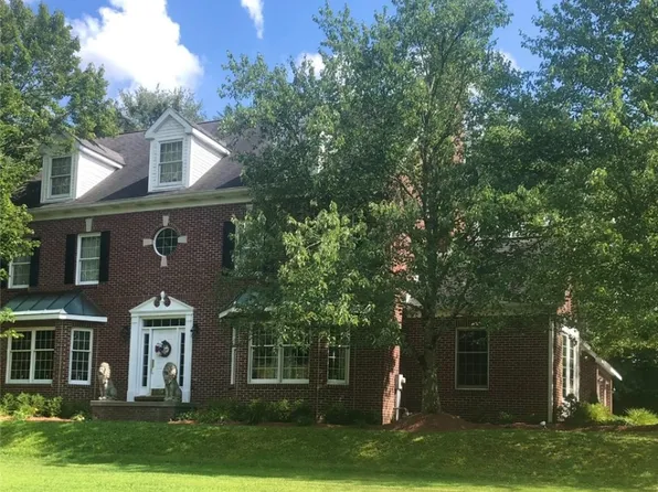 500 Morningstar Dr, Ellwood City, PA 16117