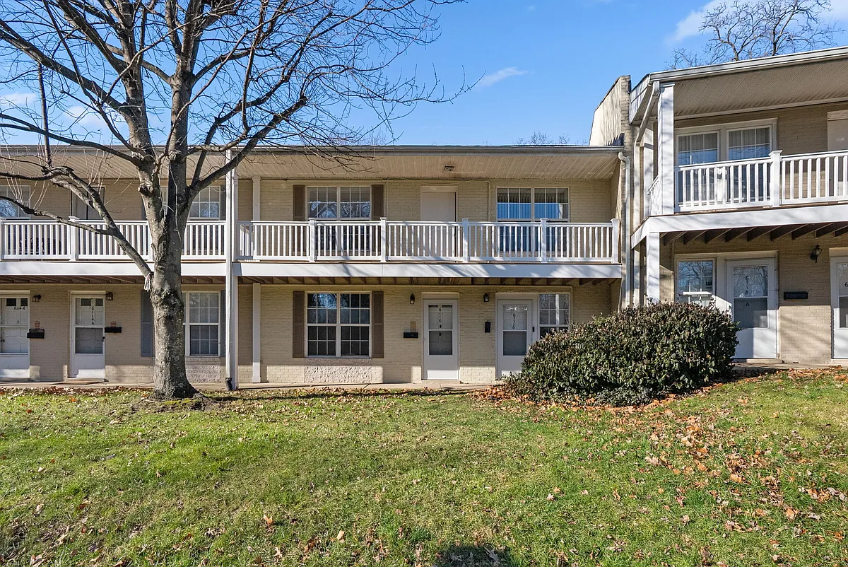 Building Photo - Lake Falls Apartments