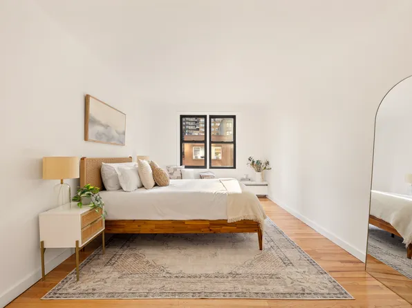 337 East 50th Street image 4 of 6