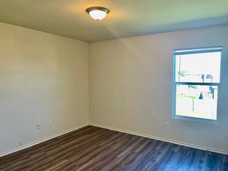 820 Wrigley Dr — Photo 29