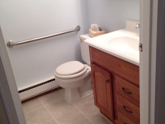 4th image of 24 Freemont Ln