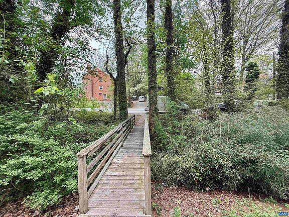 2nd image of 1725 Solomon Rd