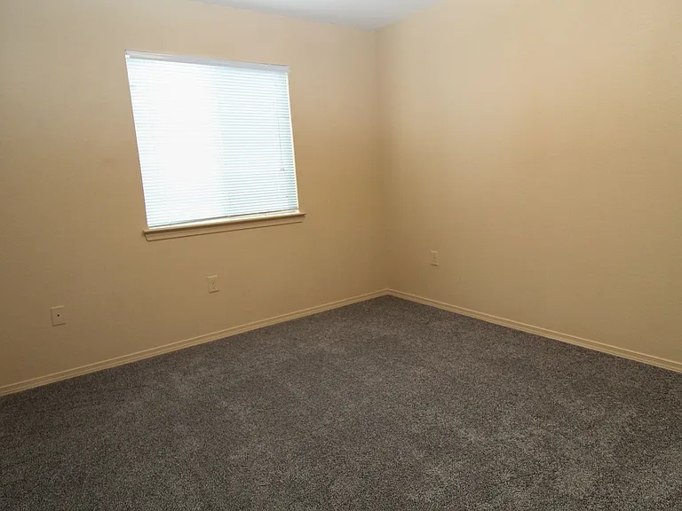 2210 Hannah Leigh St — Photo 13