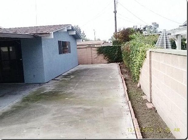 2nd image of 5793 Los Encinos St