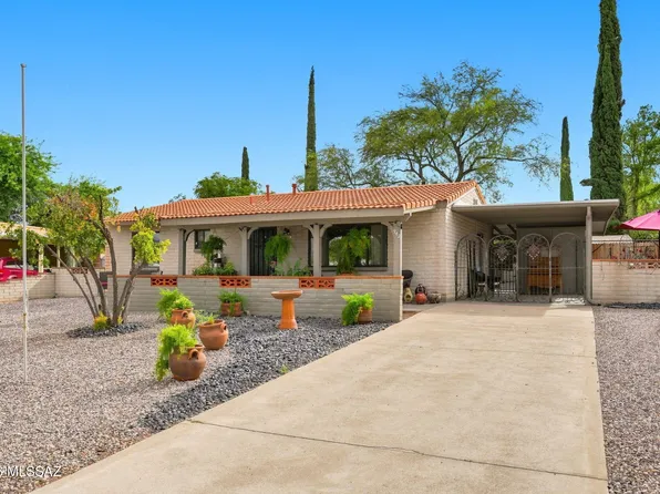 942 S Abrego Dr, Green Valley, AZ 85614