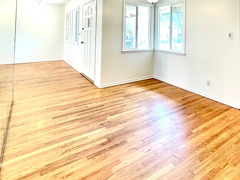 1045 Marvista Ave — Photo 9