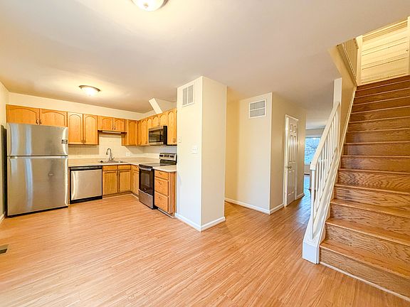 4th image of 2407 Vineyard Ln