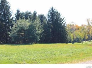 9383 Wild Wind Ct, Milan, MI 48160