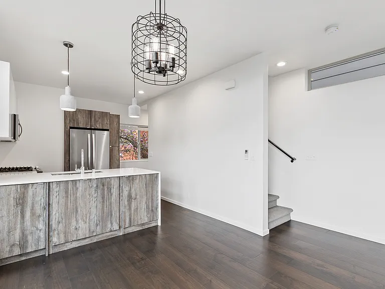 308 Boston St — Photo 11