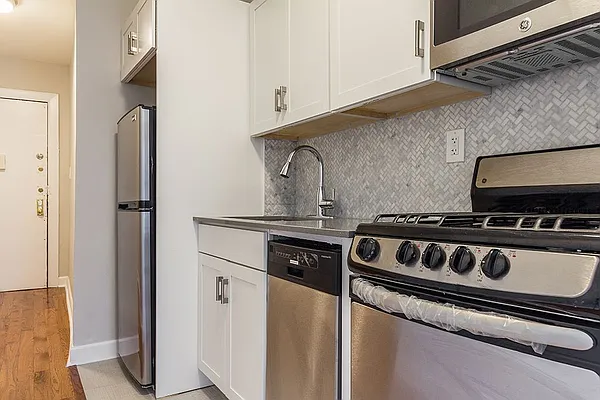 Rented by Dixon Advisory USA Inc. | media 2