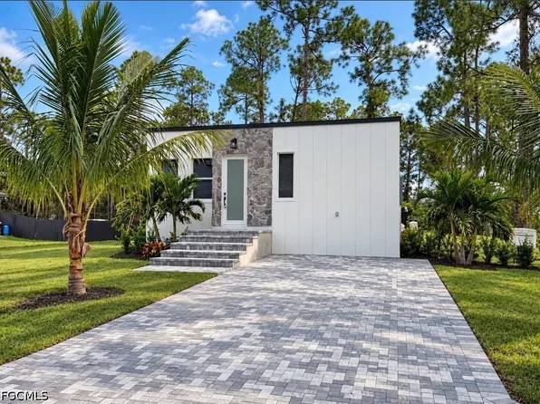 1102 E 11th St, Lehigh Acres, FL 33972
