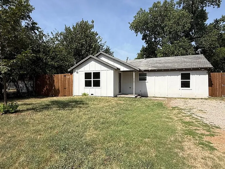 719 English St — Photo 16
