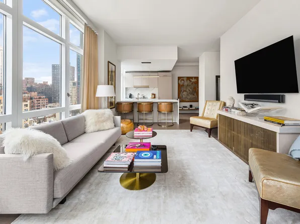 305 East 51st Street image 1 of 14