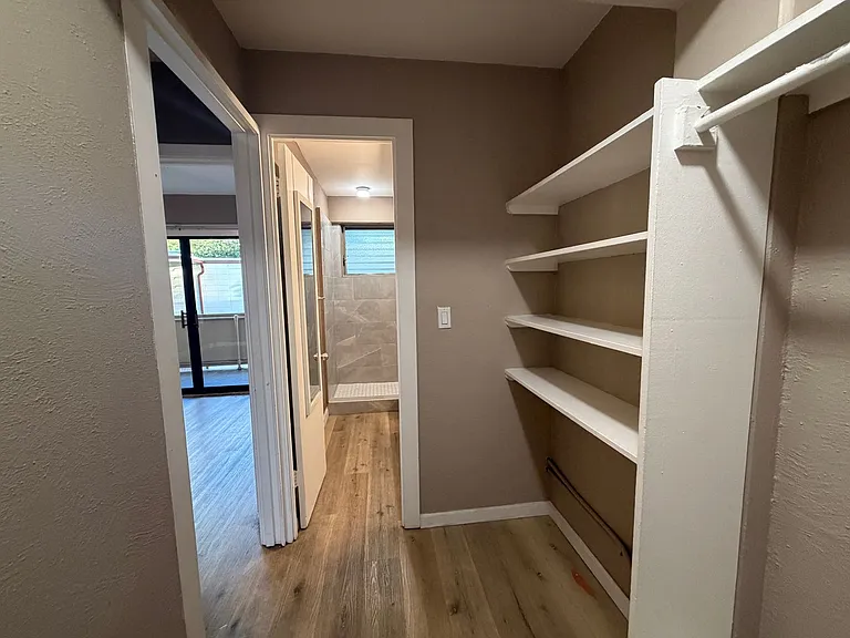 369 Hobron Ln — Photo 6