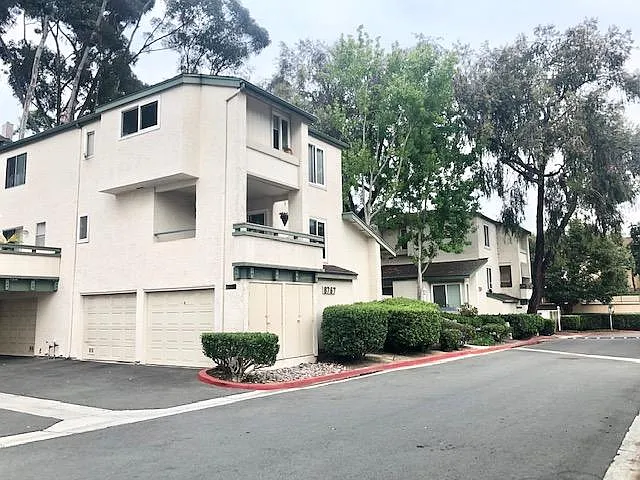 8771 Gilman Dr — Photo 3