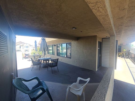 5th image of 3808 Georgia St #105
