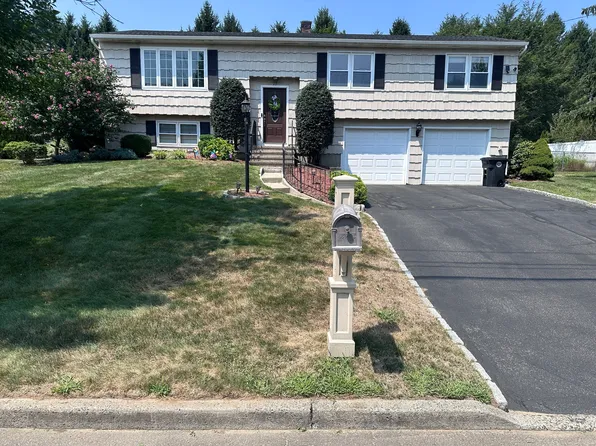 15 Cornfield Road, Milford, CT 06461
