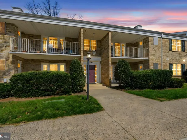 1138 S Washington St APT 204, Falls Church, VA 22046