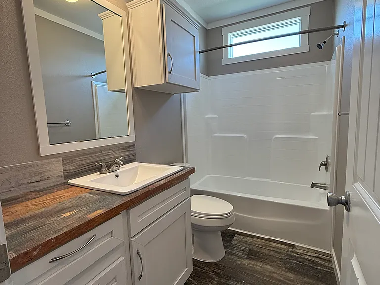 Oak Crest — Photo 29