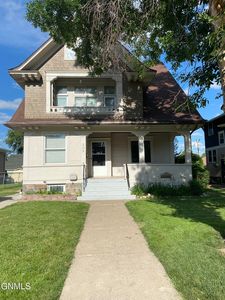 304 6th Ave NW, Mandan, ND, 58554