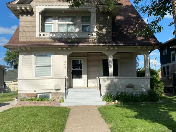 304 6th Ave NW, Mandan, ND 58554