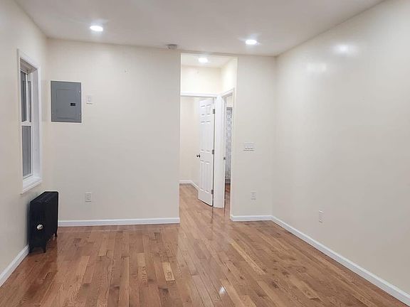 3rd image of 111 142nd St
