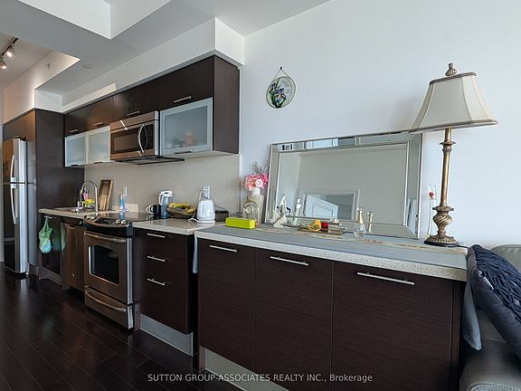 3rd image of 386 Yonge St #4401