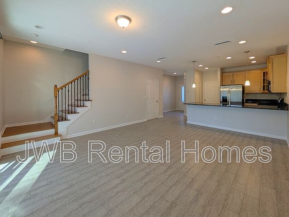 4th image of 64 Canary Palm Ct