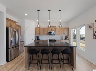 6018 S 212th St, Elkhorn, NE 68022