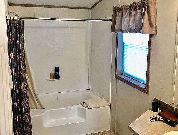 Master Bath- Garden Tub