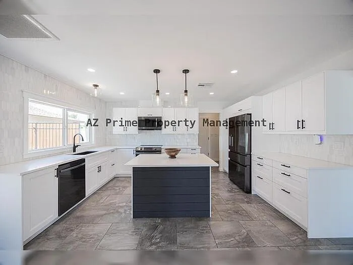 10251 N 53rd Ave — Photo 15