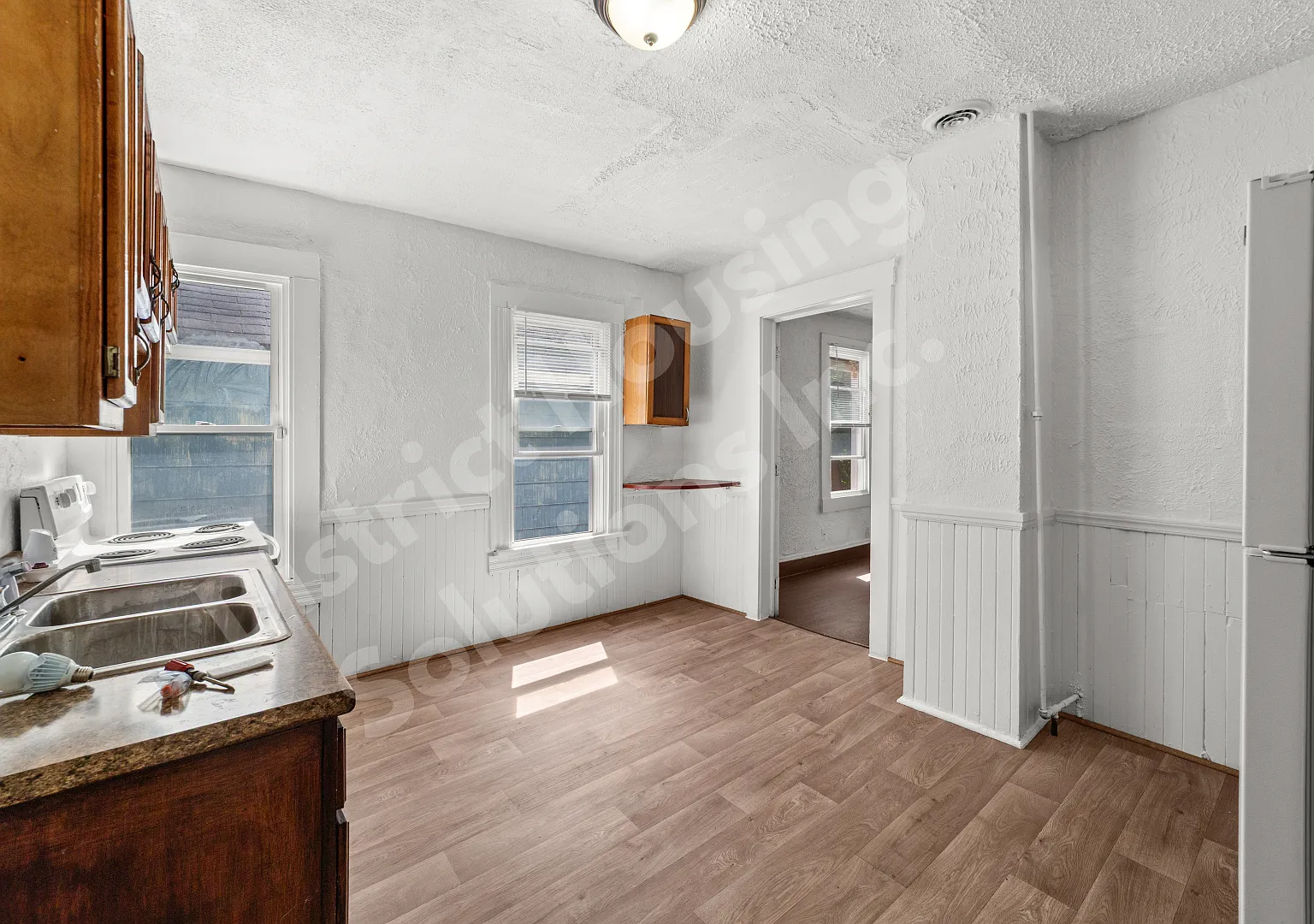 4 bed, 1272 sqft, $1,300 — Photo 3