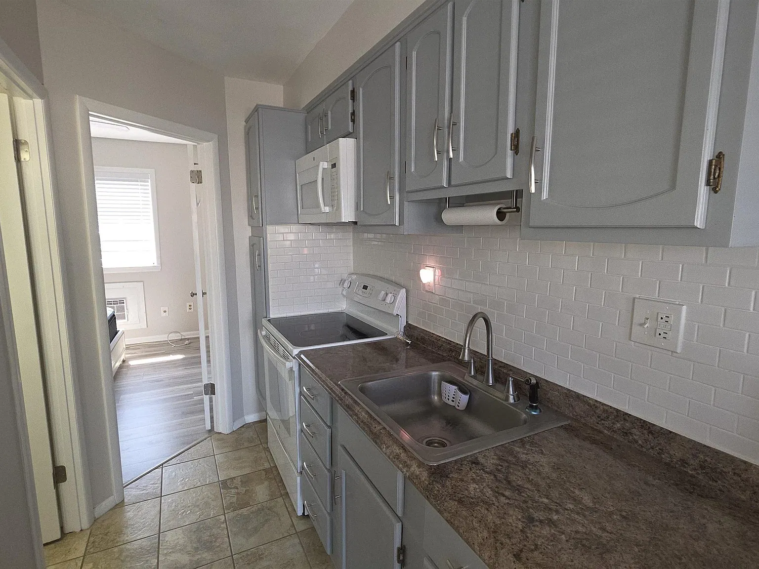 1 bed, 1.0 bath, $1,700 — Photo 4