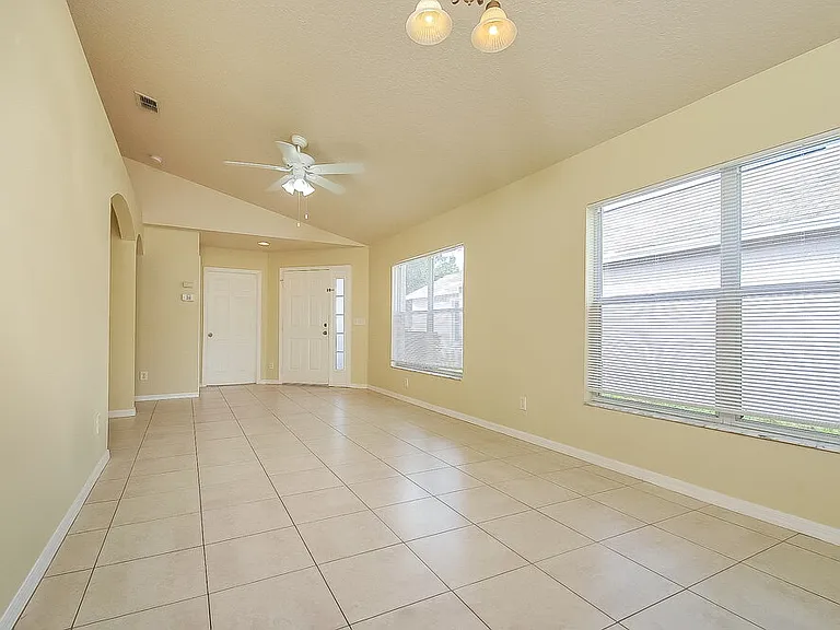 7426 Oxford Garden Cir — Photo 4