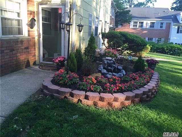 1st image of 713 Towne House Vlg