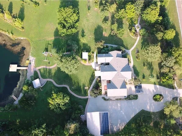 2152 N 700th Rd, Eudora, KS 66025