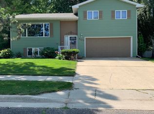 507 26th St NW, Watertown, SD 57201