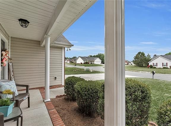 4th image of 4004 Laurel Creek Ln