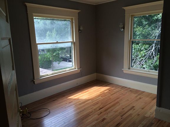 5th image of 54 Eastern Ave SE #2