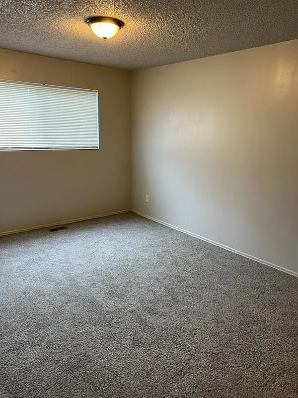 2 bed, $975 — Photo 3