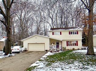 7725 Glen Oaks Dr NE, Warren, OH