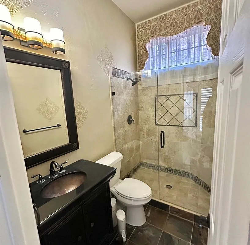 4 bed, 4.0 bath, 3436 sqft, $3,975 — Photo 2