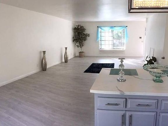 3rd image of 624 W Alondra Blvd APT 16