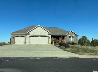 1108 W High St, Roanoke, IL
