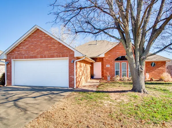 2413 Liberty Ln, Enid, OK 73703